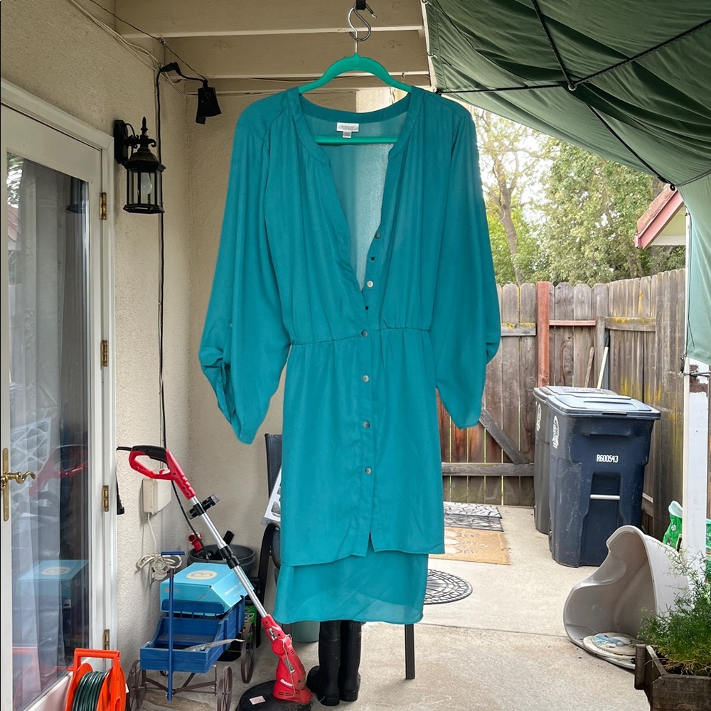 Avenue Hi-low Green Blouse